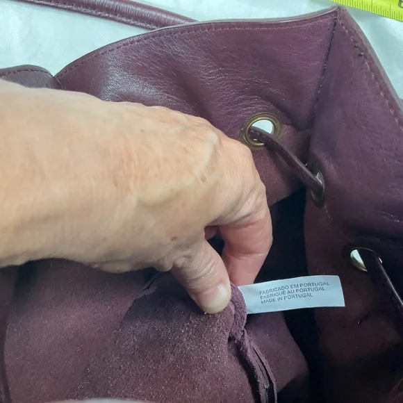 Fleuvog Prepare Pouch Crossbody or Shoulder Bucket Hobo Bag in Burgundy Leather - Picture 10 of 13